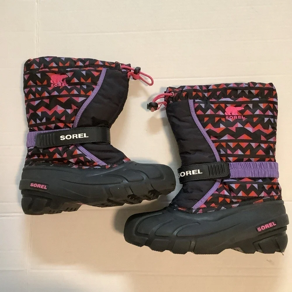Sorel Kids' Black and Purple Patterned Snow Boots size 5 geometric print